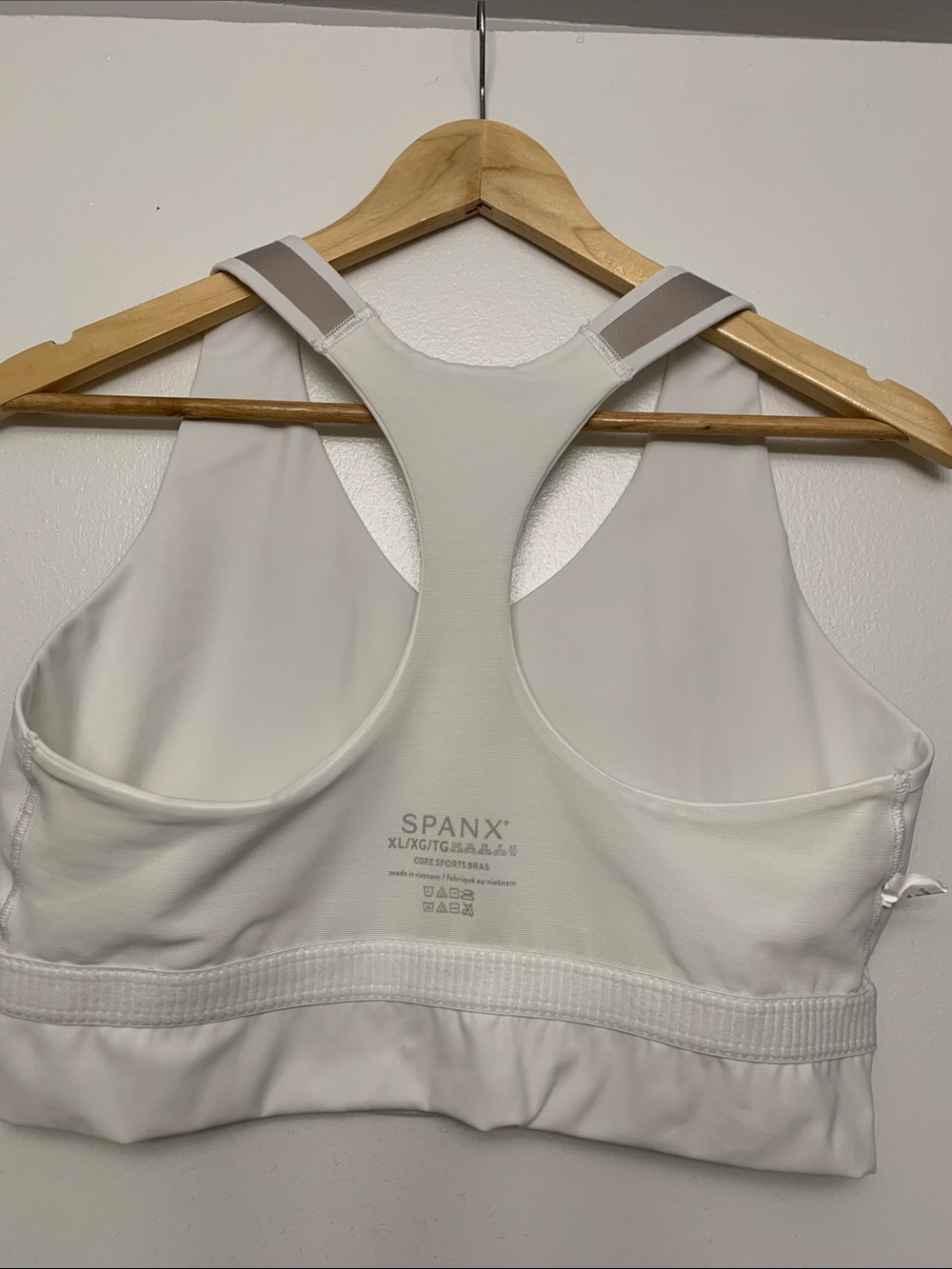 SPANX White Active Core Sports Bra in XL supportive, comfortable, lightweight. - Picture 5 of 8